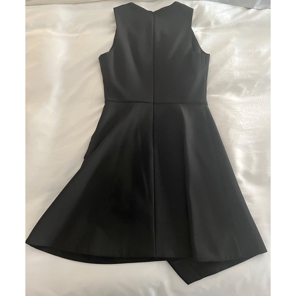 Elizabeth and James Black Asymmetric Cocktail Mini Dress size 2 - Picture 2 of 5